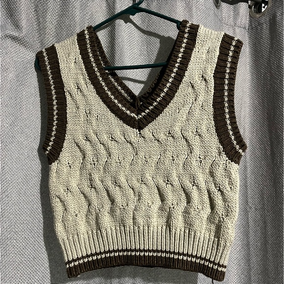 Crescent Sweaters - CREAM AND BROWN SWEATER VEST